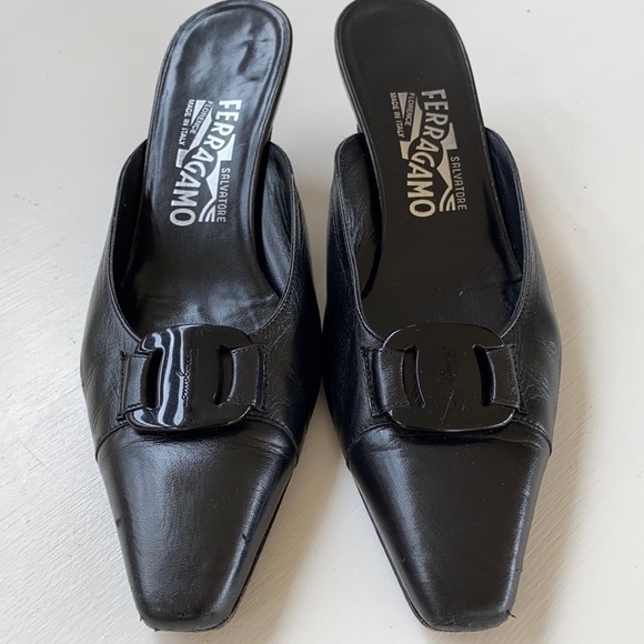 FERRAGAMO BLACK SLIDES 5.5C - Picture 1 of 8